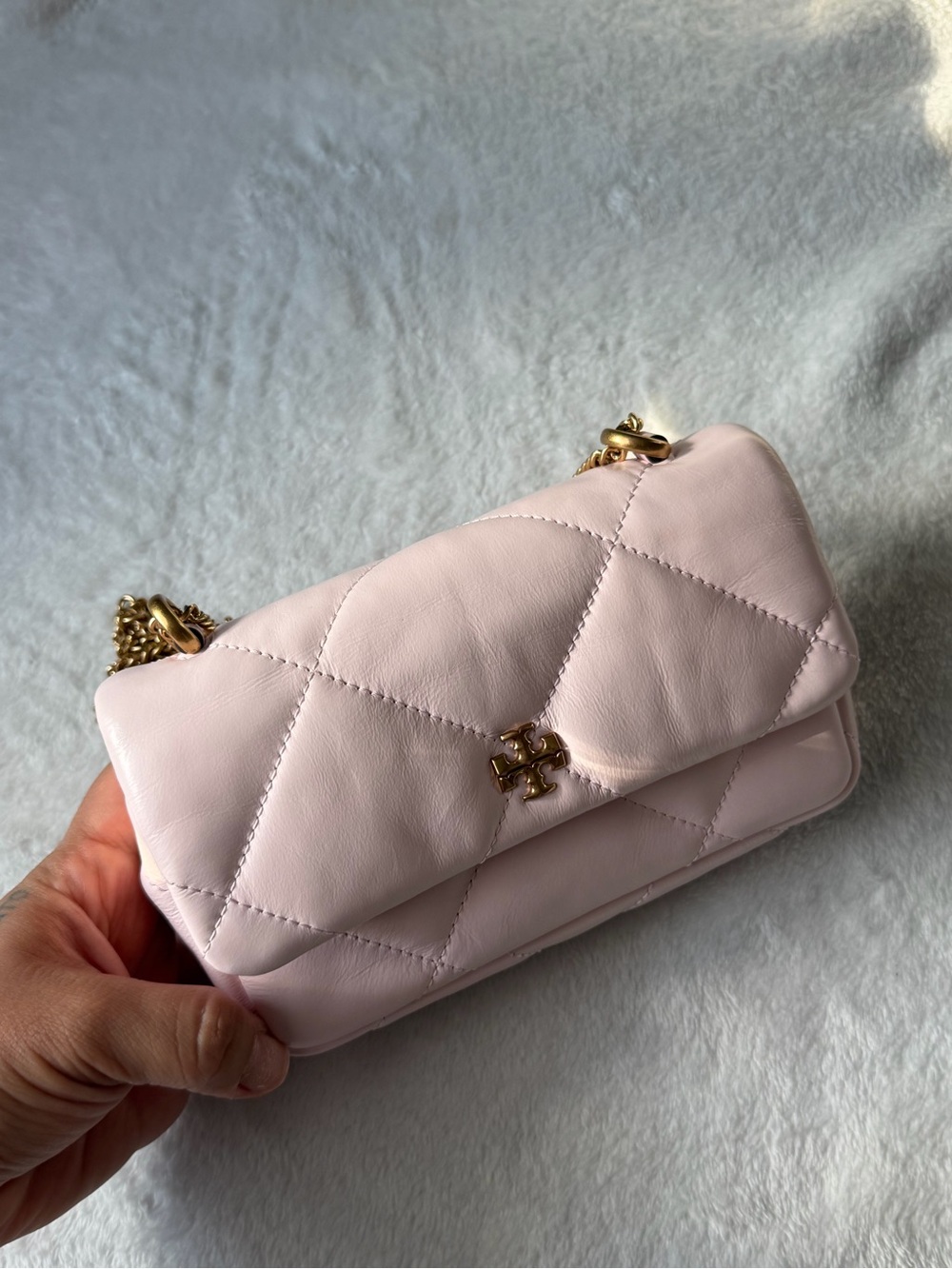 Tory Burch Quilted Pale Pink Leather Crossbody with Gold Chain - Picture 2 of 7